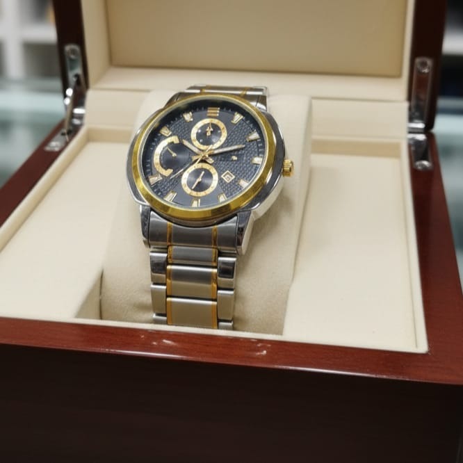 Luxury Men’s Analog Wrist Watch – Stainless Steel Strap